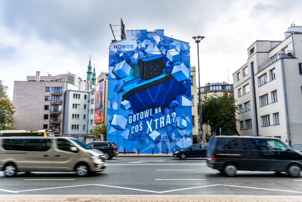 Najnowszy smartfon marki HONOR na muralu